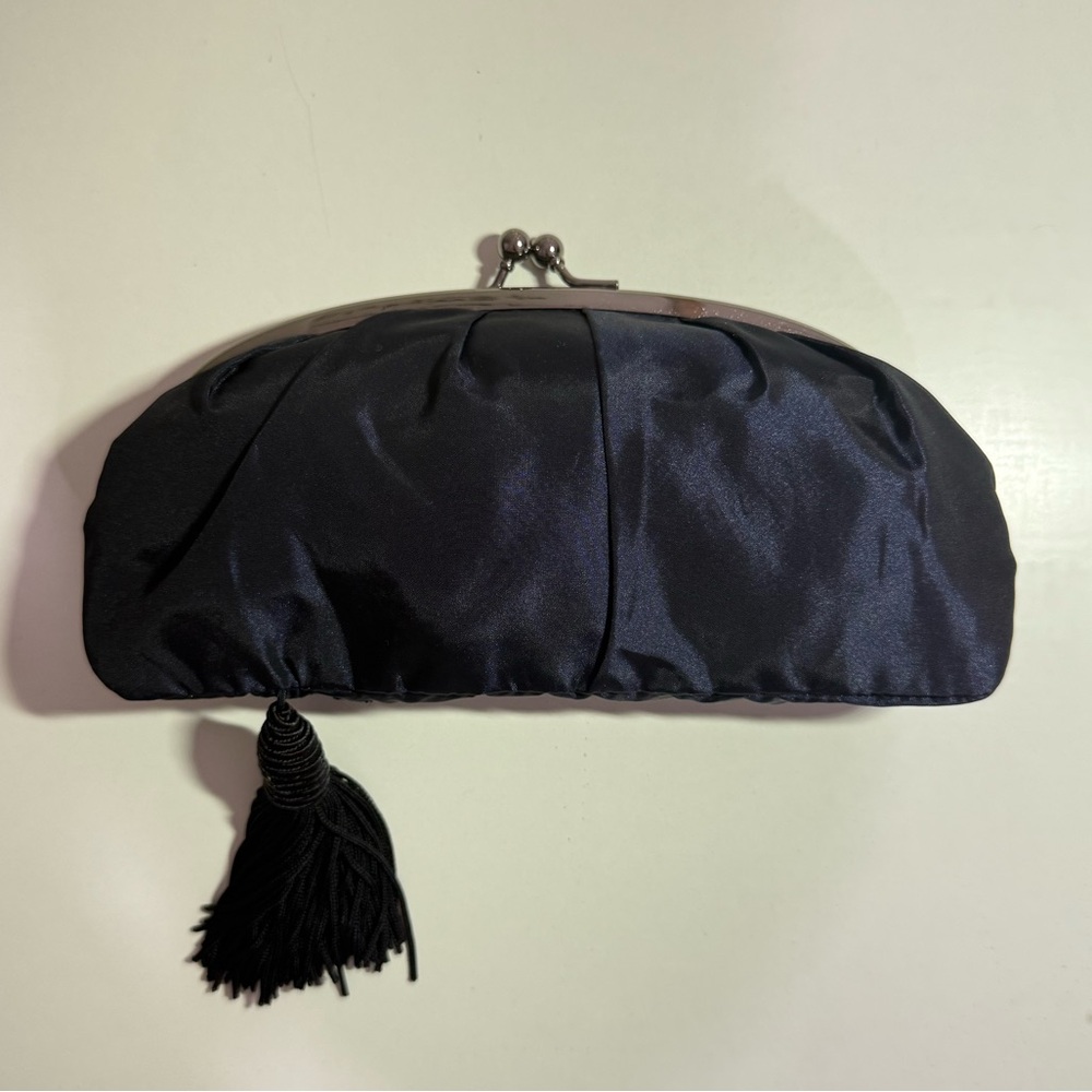 VINTAGE ELEGANT NAVY/BLACK CLUTCH WITH EMBROIDERED FLOWERS & TASSEL - Picture 6 of 9